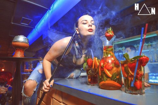 The interior in the hookah "Hookah nights air" in Kiev. Book a table with a discount
