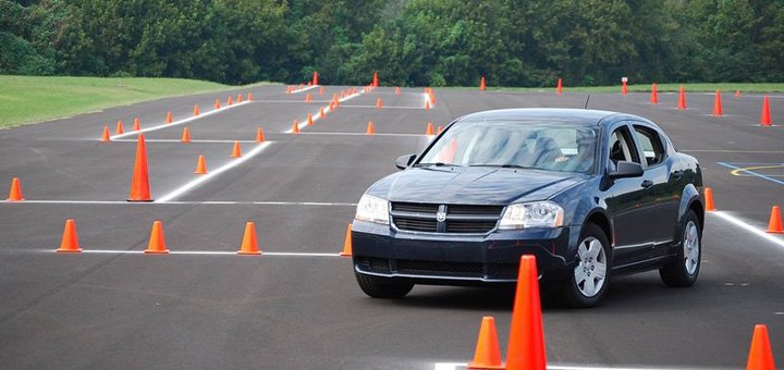 Навчання водінню в автошколі Ferrari в Дніпрі. Записатися зі знижкою