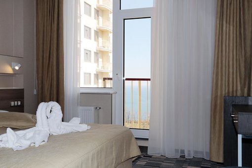 Номер київ з видом на море в готелі 12th floor apartments в одесі