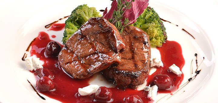 burgers, sushi, salads and desserts in the beer restaurant "BirHaus" for the action