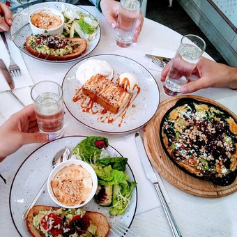 Discounted breakfasts at Honey confectionery in Kyiv