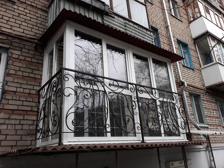 Обшивка балконів компанією Galereya Okon в Запоріжжі. Замовляйте зі знижкою.