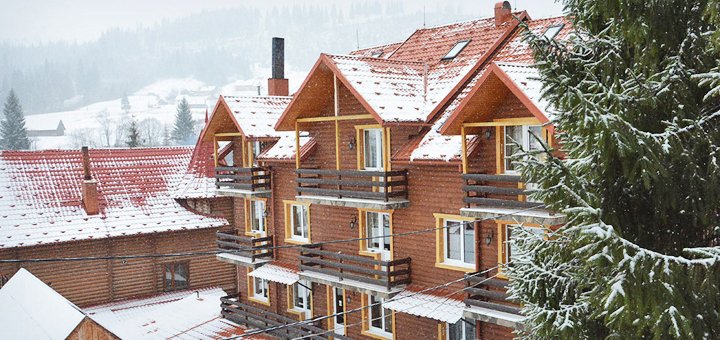 Відпочинок взимку в Карпатах в готелі «Вілла Мілена» в Поляниці. Забронювати номер зі знижкою.