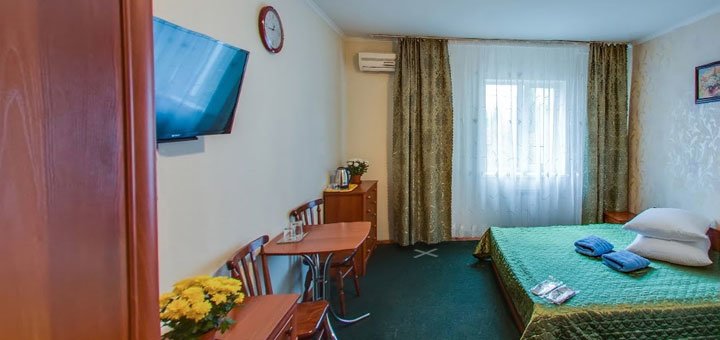Номер в отеле «Лама». Забронировать номер со скидкой. Отели в Киеве со скидкой.