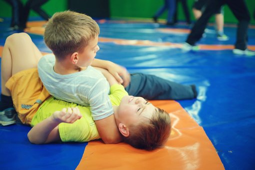 Greco-roman wrestling for teenagers in kiev. practice at a discount.