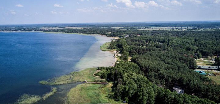 Головний корпус бази відпочинку «Галицький двір» в Світязі. Купуйте путівки зі знижкою.