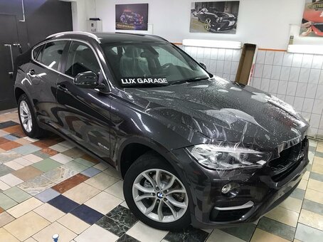 Обработка авто твердым воском в автостудии «ЛюксГараж» в Киеве. Обращайтесь по акции.