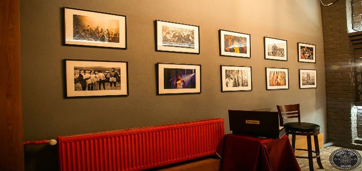 Интерьер кафе-бара «River Pub» в Виннице. заказывайте меню и напитки по акции.