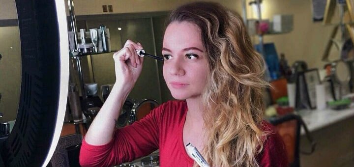 Уроки макияжа для себя в «Лакшери МейкАп Скул» в Харькове. Записывайтесь по скидке.