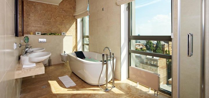 Номер в отеле «Apartments City Hotel». Заброниовать номер со скидкой. Отели в центре Киева.