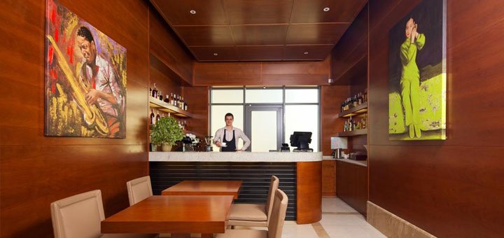 Ресторан в отеле «Apartments City Hotel». Заброниовать номер со скидкой. Отели в центре Киева.