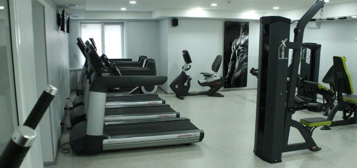 Кардио зона в спорт-клубе «Fitness House» в Виннице. Покупайте абонементы в тренажерный по акции.