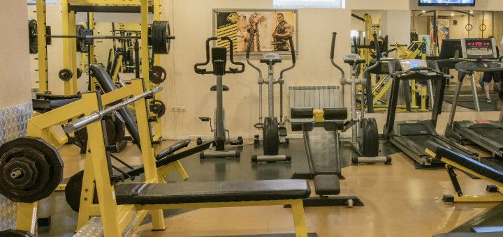 Тренажерный зал в фитнес-центре "ЛеоДжим" в Днепре. Заказать по акции