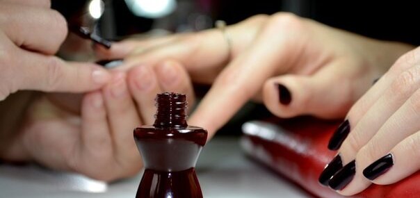 Discount on manicure from nota bene beauty salon