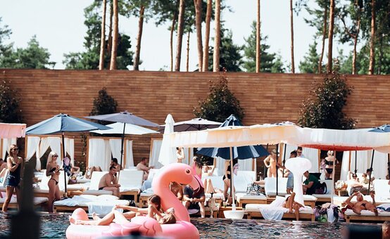 Ресторан queen country club в козині 3