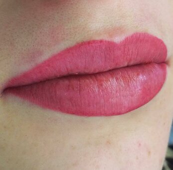 Permanent make-up watercolor lips in the office «Triniti_beauty» in Kiev. Sign up for a promotion.