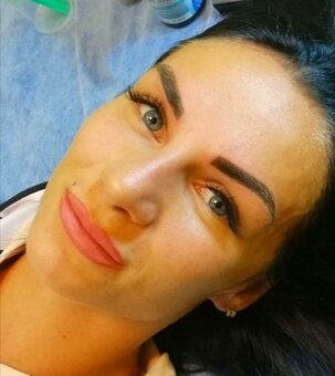 Eyebrow and lip tattooing «Triniti_beauty» in Kiev. Sign up for a promotion.