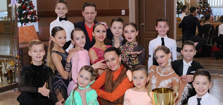 Індивідуальні та групові заняття бальними танцями у студії «M-Studio» у Сумах. Записатися по знижці