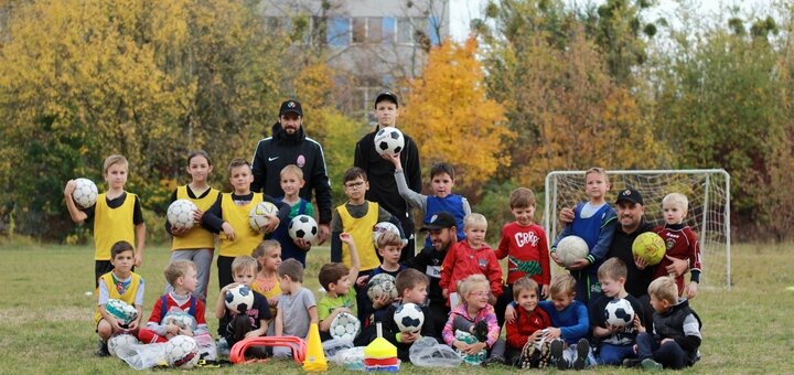 Заняття футболом для дітей і підлітків в клубі «sport kids» в києві. купити абонемент зі знижкою.