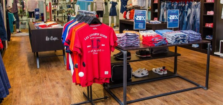 Lee Cooper на Дніпровській набережній