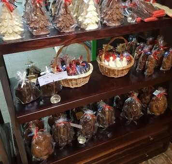 Coffee house lvivska mysternya for chocolate in the dnieper. buy chocolate at a discount.