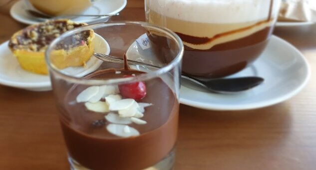 Desserts in france.ua coffee shop in nikolaev. buy at a discount.