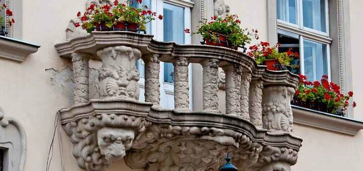 &quot;lovers&#39; balcony&quot; lviv