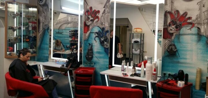 Manicure and pedicure with a discount from the master