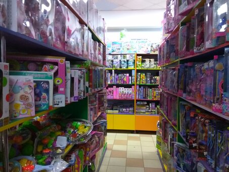Shop &quot;lolo&quot; in chernigov. buy goods for children for a promotion.