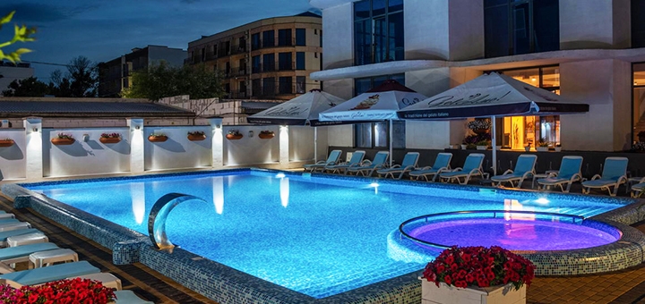 Discounts for holidays at the Grand More hotel in Zatoka31