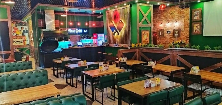 Меню бара в пабе «First Grill» в Днепре. По акции.