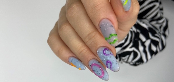 Manicure in TheManik beauty salon in Kharkov.