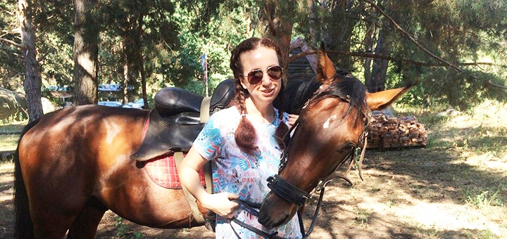 Stable Trukhanivska Sich. Book a horse ride on the 3 promotion