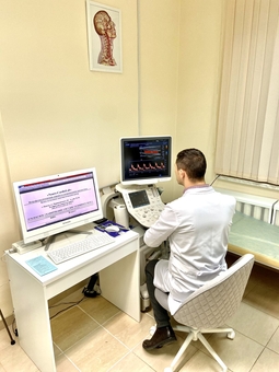 Doctor&#39;s examination at the neuro-cardiolab clinic
