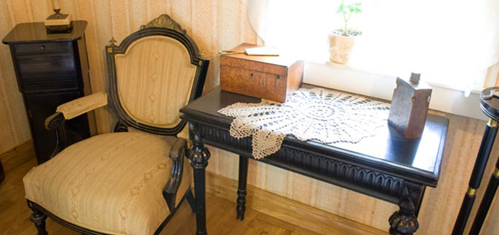 Кімната в «Музеї-садиба І.П. Котляревського »в Полтаві. Акція на відвідування