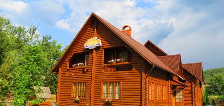 Скидки на номера в отеле «Верховинский Двор»