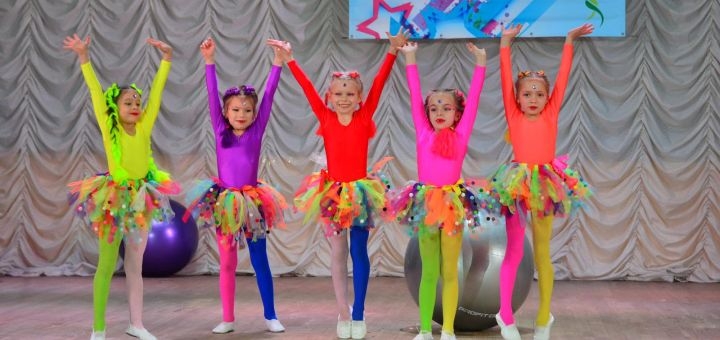 Анальная Сцена С Гибкой Девочкой