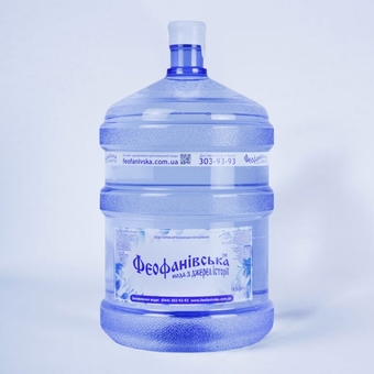 Bottled water «Feofanevskaya» from artesian wells, delivery across Kiev on the action.