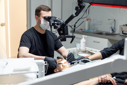 Стоматолог-ортодонт клініки «Твій стоматолог» в Києві. Звертайтеся за знижкою. 3