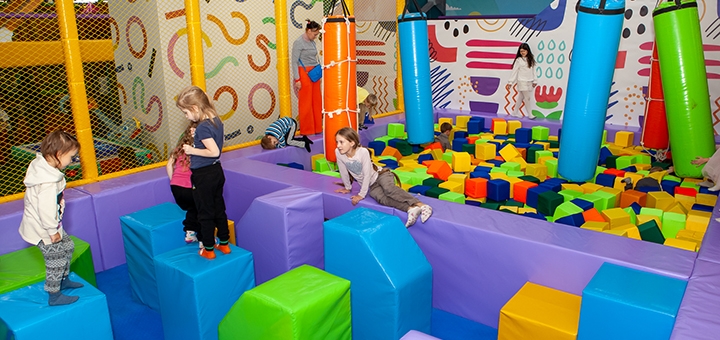 Children's Planet in Cosmo Multimall. Visit with the 25% discount
