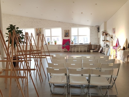 Painting lessons at Irpen Art School. Sign up for an art school for a promotion.