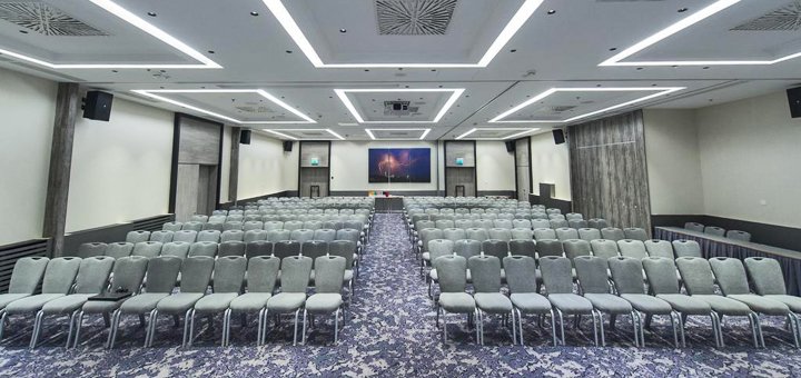 Номер в отеле «Radisson Blu Hotel» в Киеве. Забронировать номер со скидкой. Отели в центре Киева.
