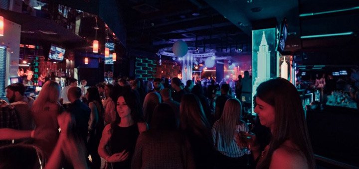 Скидка на салаты в «Manhattan club»