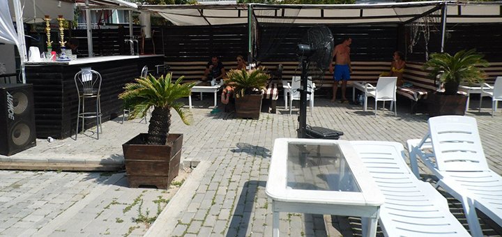 Visit the Arina pool hotel with promotion 3