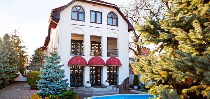 Discounts for rest in the hotel "Eduard" in Uzhgorod1