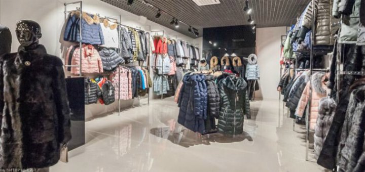 Low prices in the DRESS UP store
