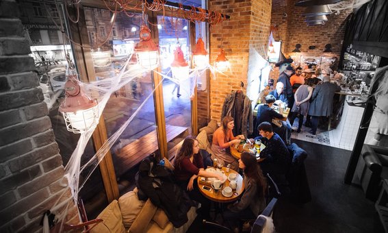 Хеллоуїн в барі «true burger bar». замовити столик зі знижкою