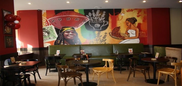 The interior of the Coffee Life coffee shop. Enjoy the rich taste of discount coffee.