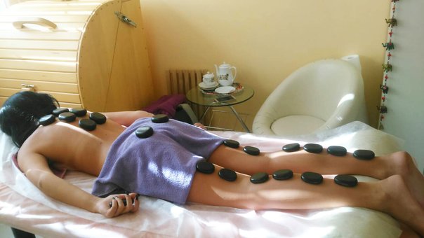 Стоун терапія в салоні краси «Figura» у Кривому Розі. Приходьте на масаж зі знижкою.