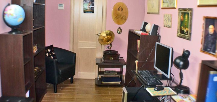 Холл в хостеле «Ballet Hostel» в Киеве. Забронировать номер со скидкой. Недорогие хостелы в центре Киева.5